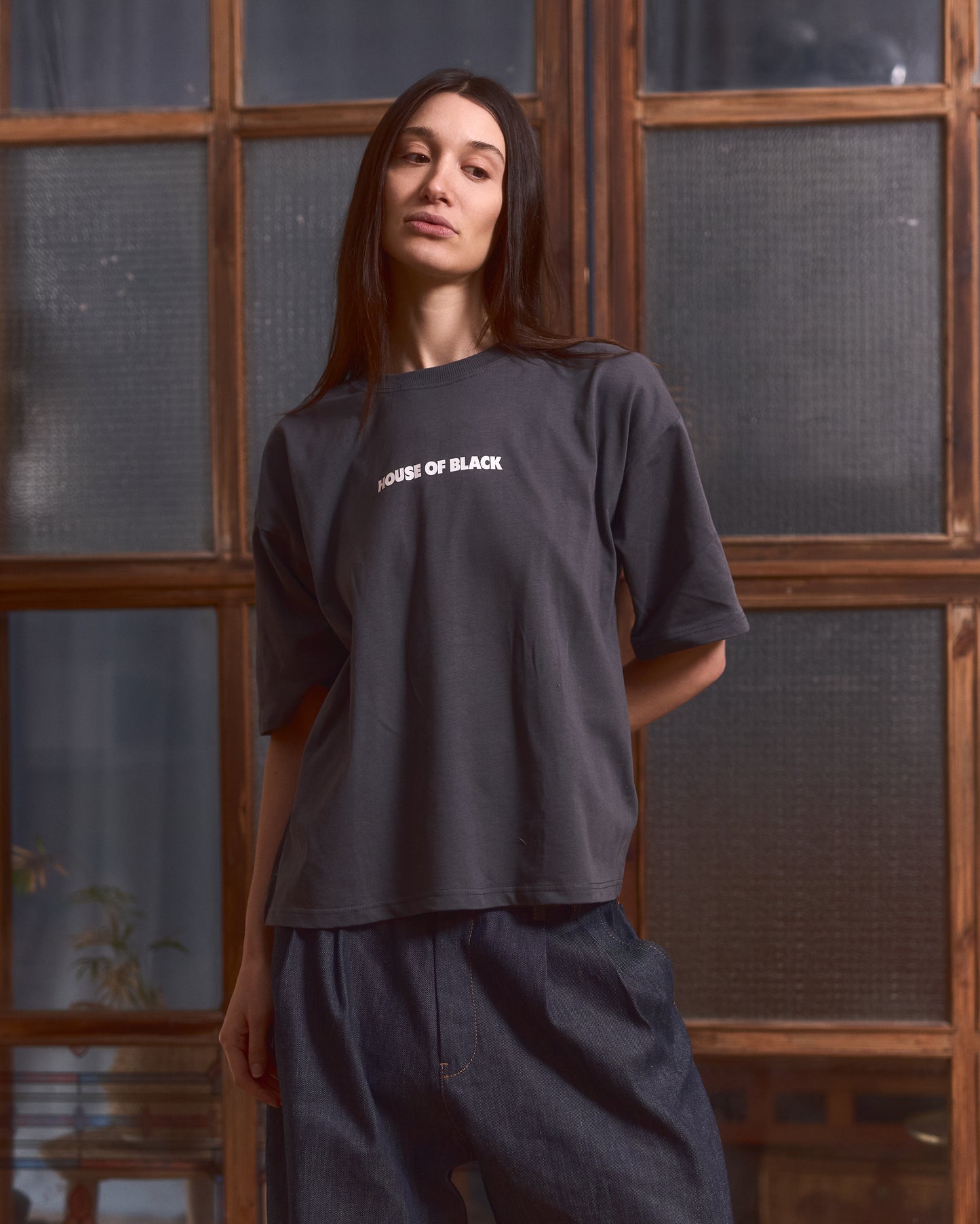 Patch logo tee in Dark grey